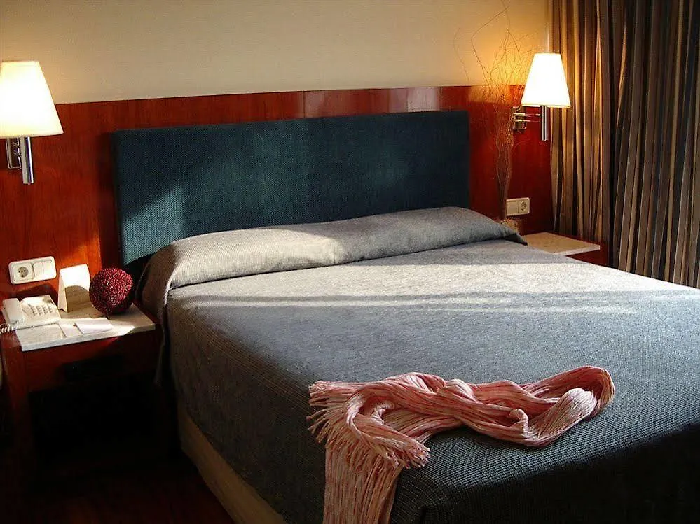 Hotel Pedralbes Barselona 3*,